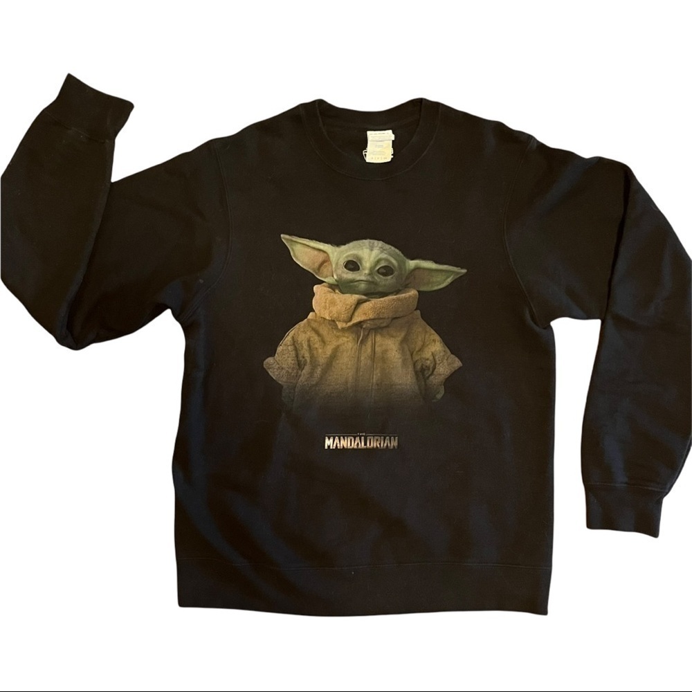 Star Wars The Mandalorian The Child Portrait Sweatshirt Size S